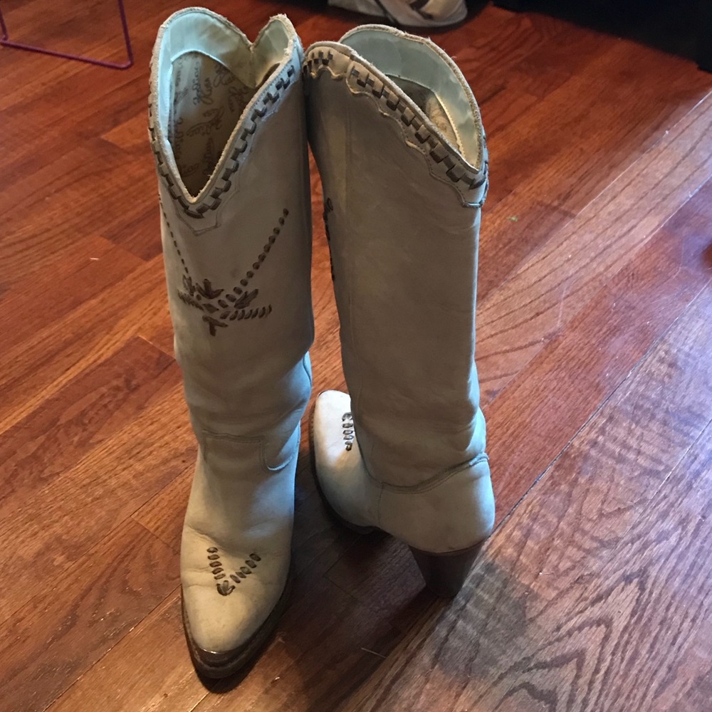 Real leather heeled used boots